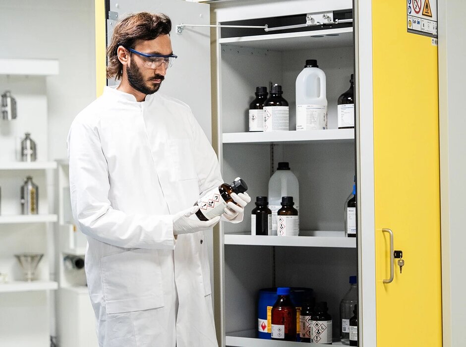 ArbeitssicherheitDüperthalSicherheitsschraenke